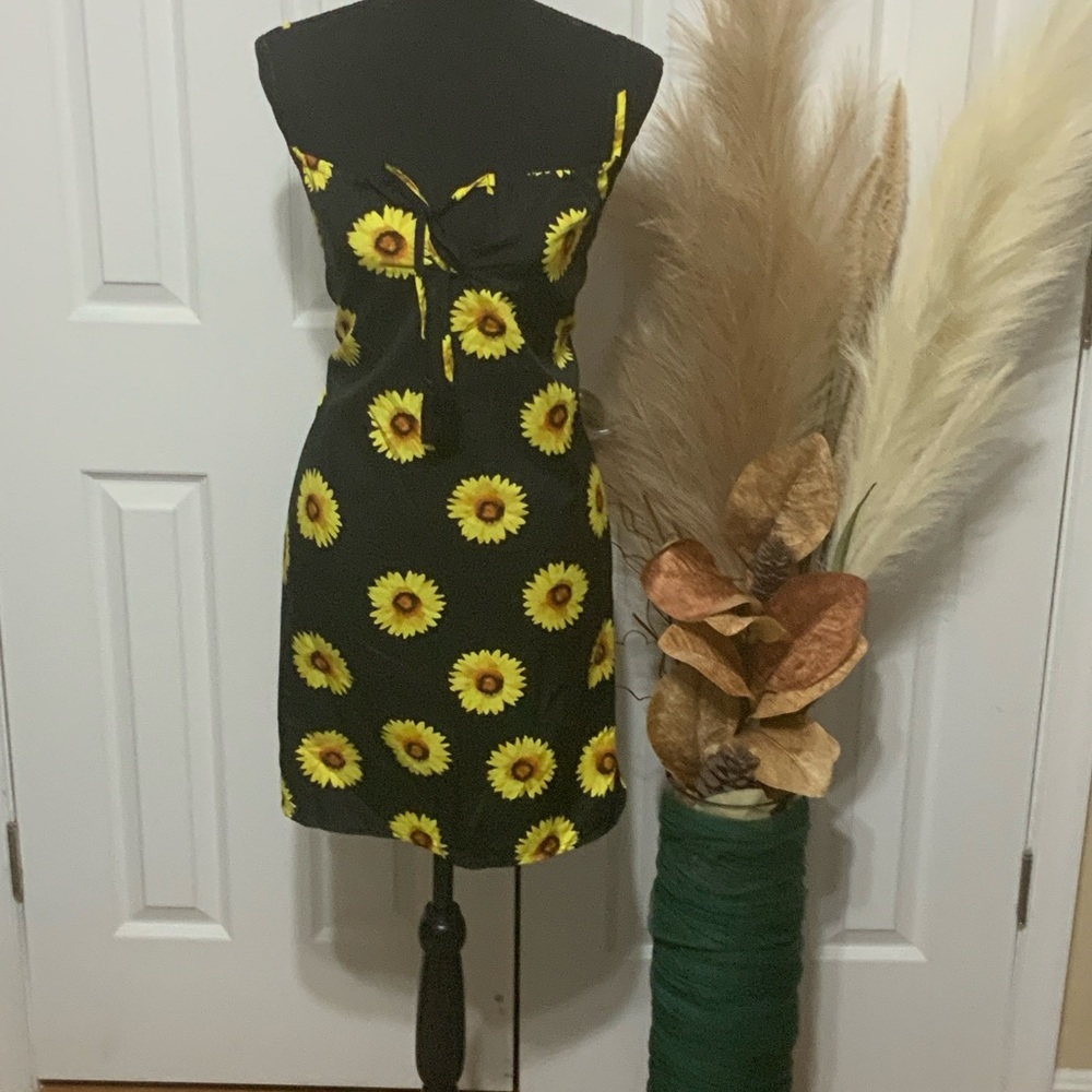 Sunflower Strapless Dress in Black